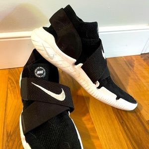 Men’s NIKE 9.5 shoe